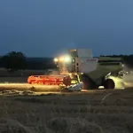Semesterbostad The Charming Private At La Grenouillere *