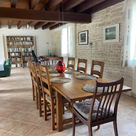 The Charming Private At La Grenouillere Feriehus Puyreaux