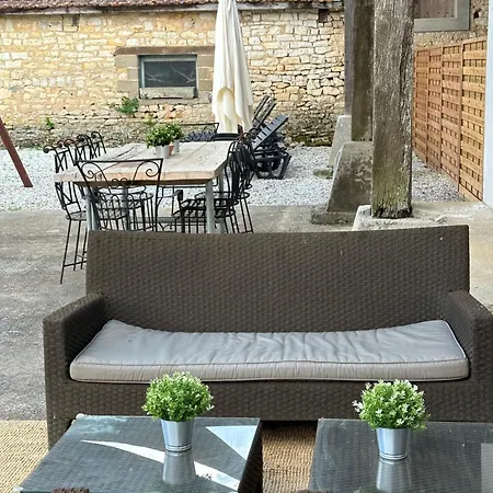 The Charming Private At La Grenouillere Puyreaux